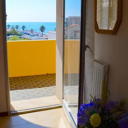 Soleggiato Vista Mare Апартаменты *